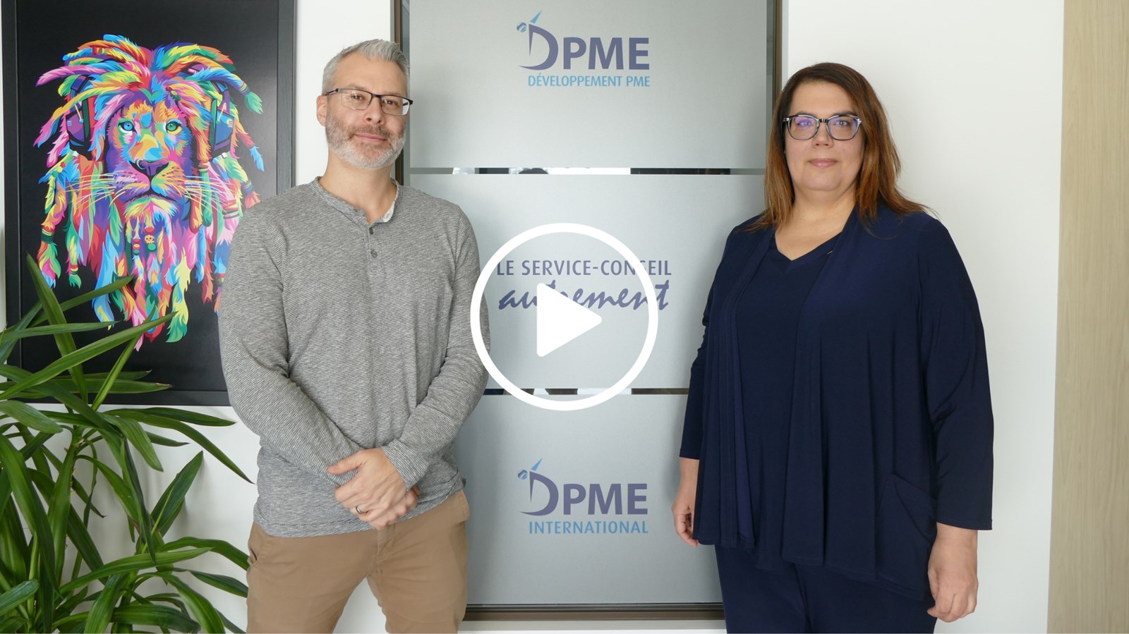 Jean-Sébastien Lussier, conseiller en commerce international et marketing et Marie-Pierre Poulin, directrice générale de Développement PME Chaudière-Appalaches