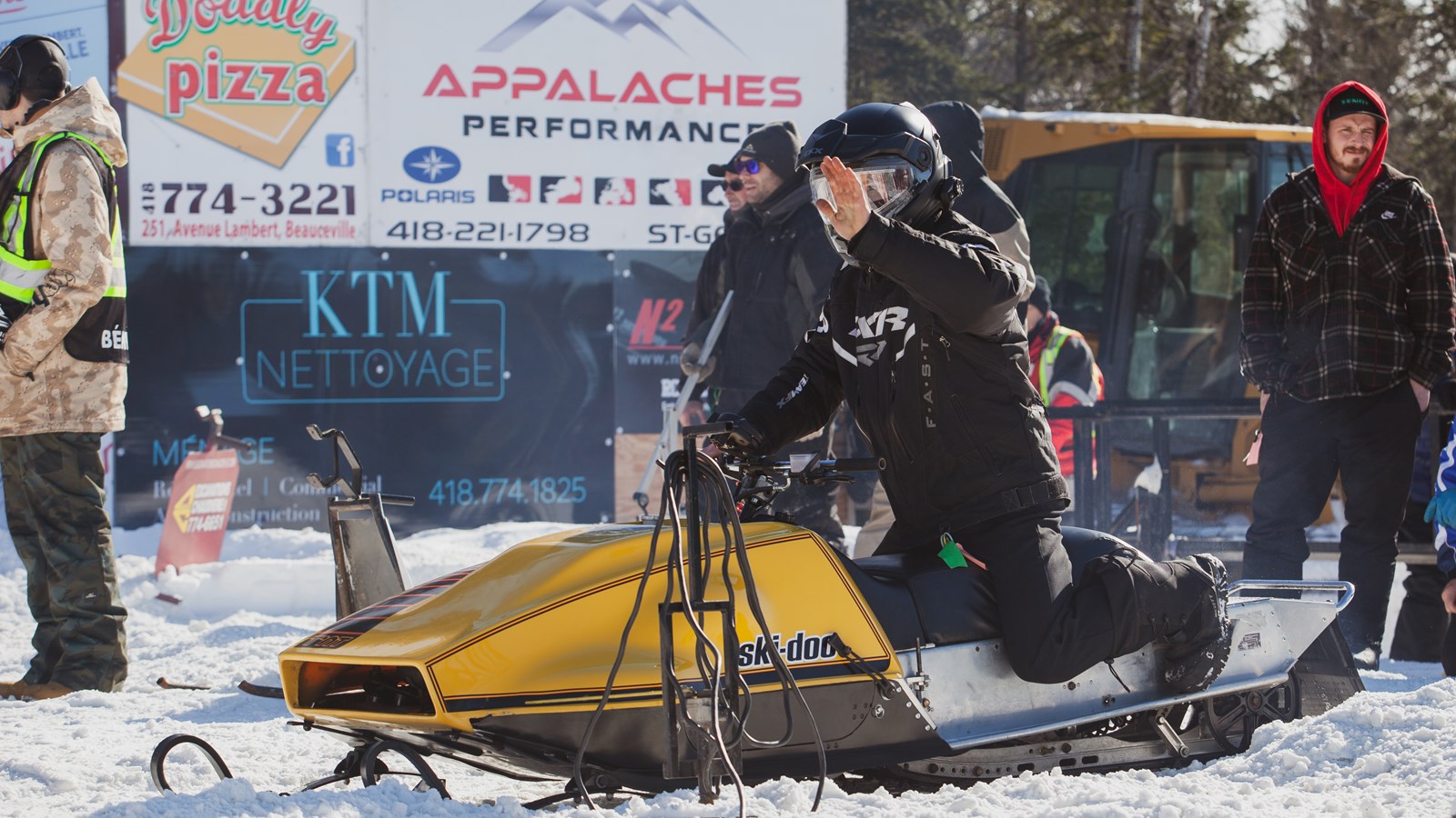 Retour en images sur les drags vintage du Club motoneige de Beauceville 