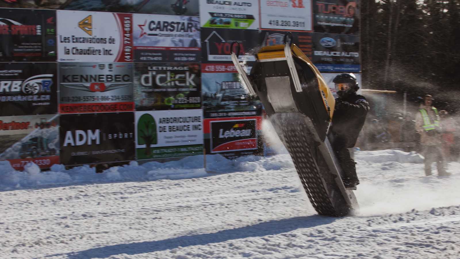 Retour en images sur les drags vintage du Club motoneige de Beauceville 