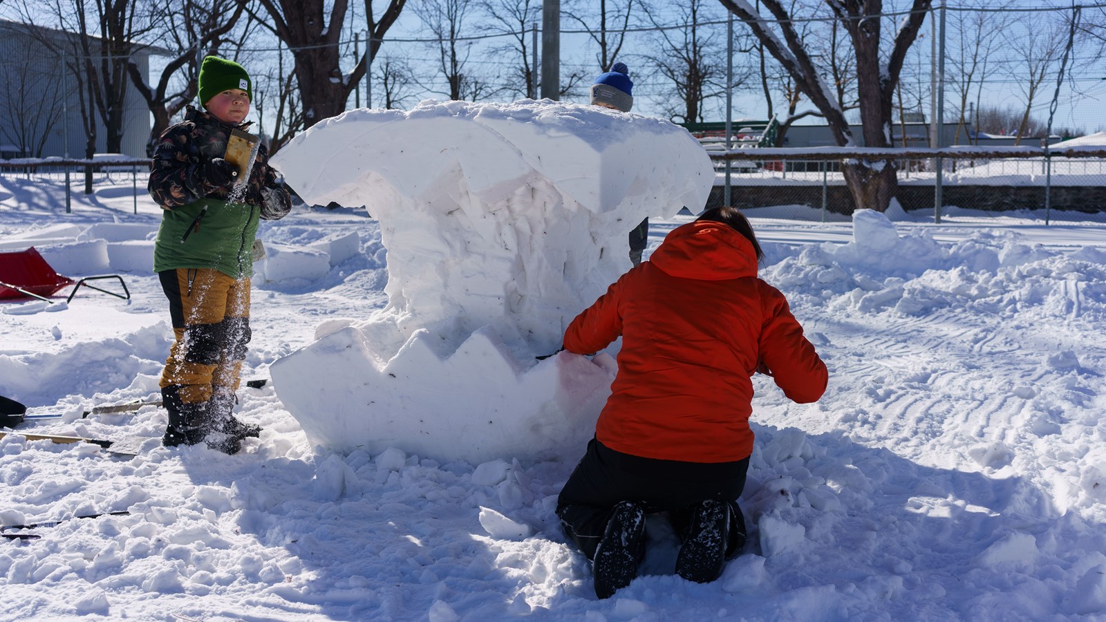 Vingt-cinq sculptures de neige à Saint-Georges