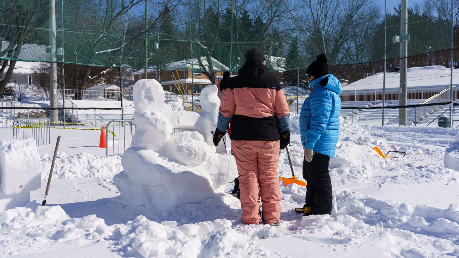 Vingt-cinq sculptures de neige à Saint-Georges