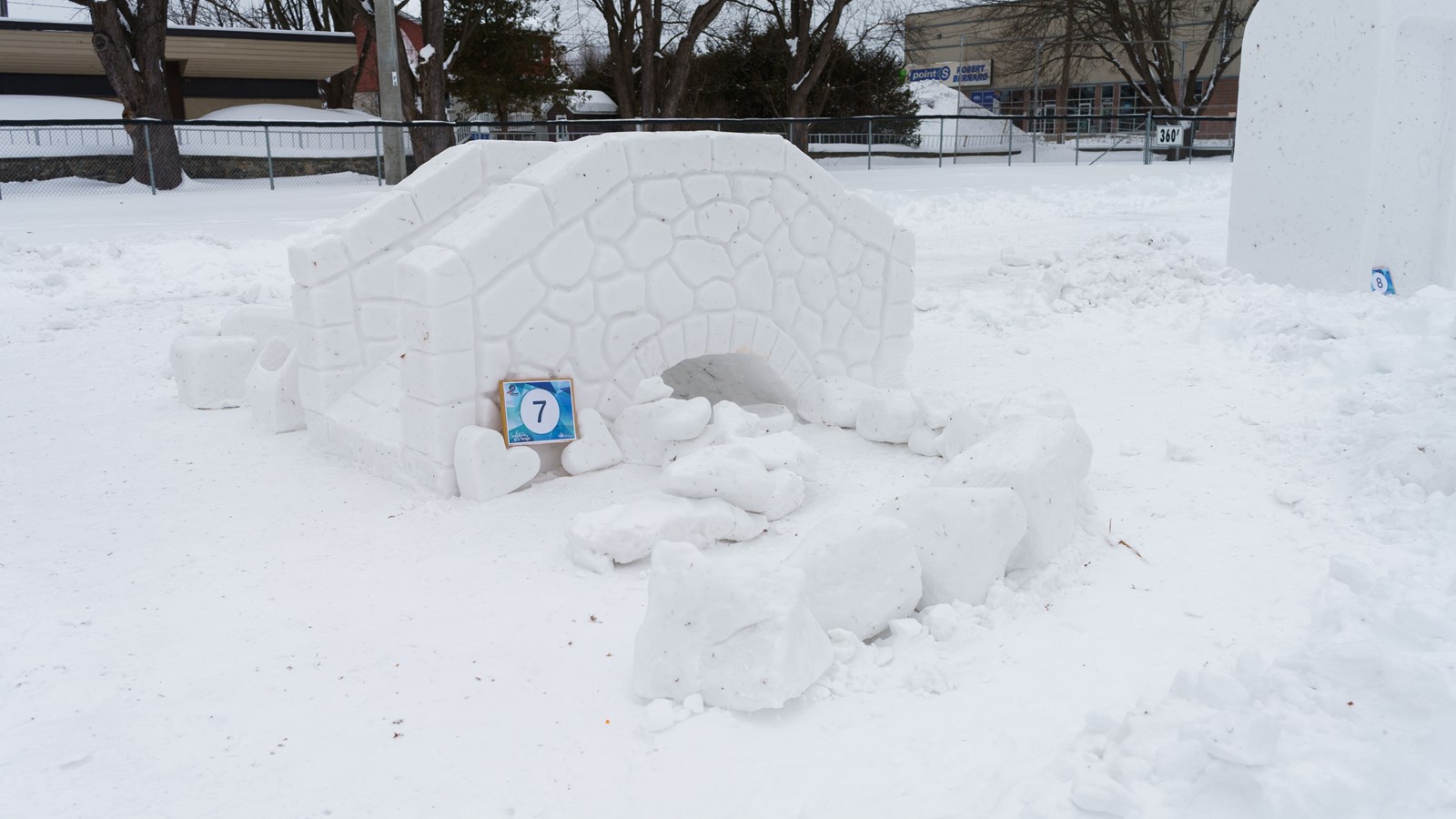 Vingt-cinq sculptures de neige à Saint-Georges