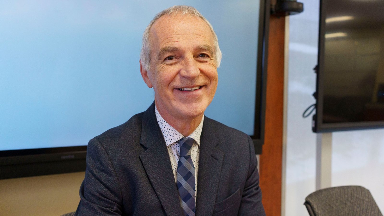 Fabien Giguère prendra sa retraite le 27 juin, après plus de 30 ans au service de l'organisme scolaire.