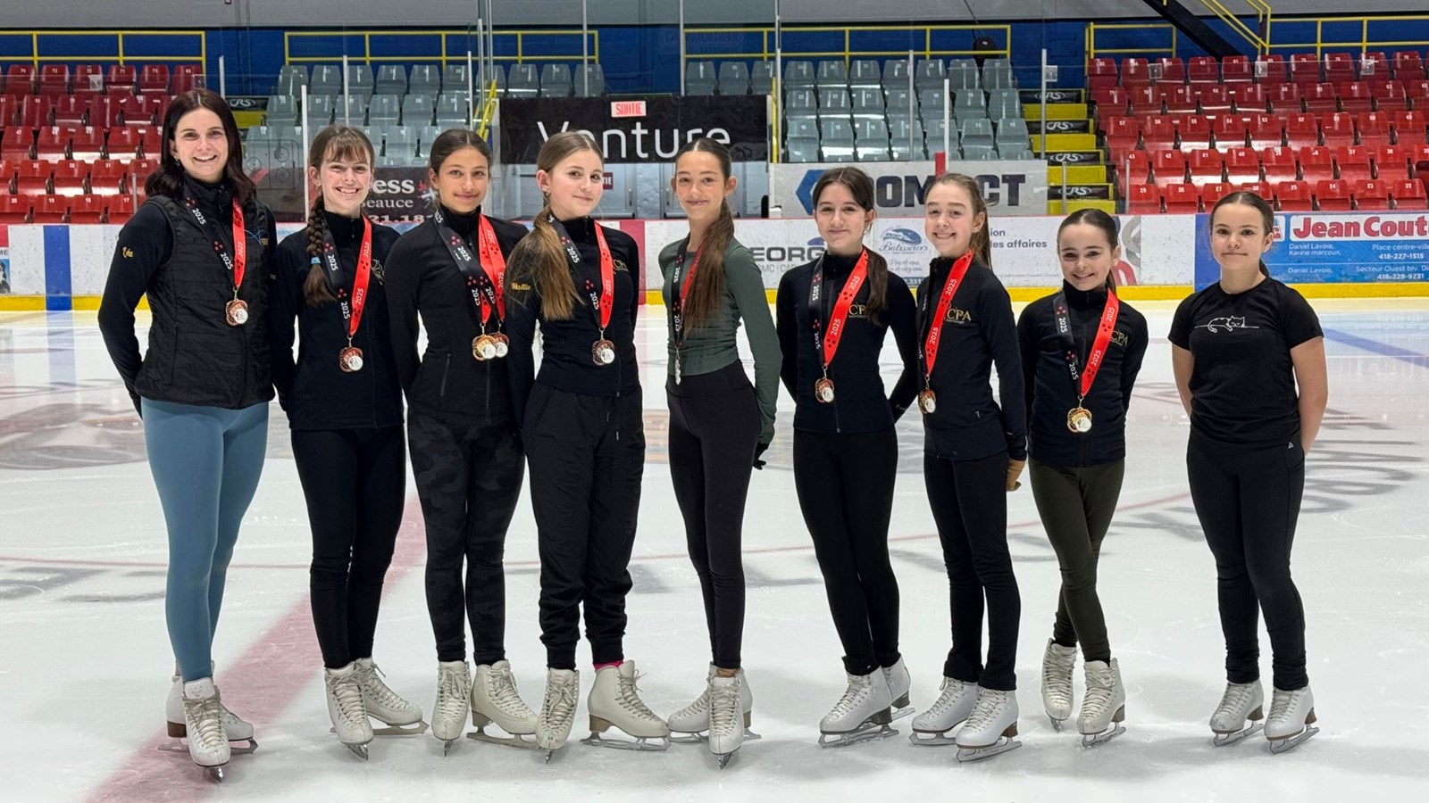 Léa Fortin, Sabrina Rodrigue, Alexia Duquette, Maëlle Morin, Laurence Duquette, Zoé Grondin, Rosalie Paquin, Rosalie Paquin, Alice Jean et Emma Roy.