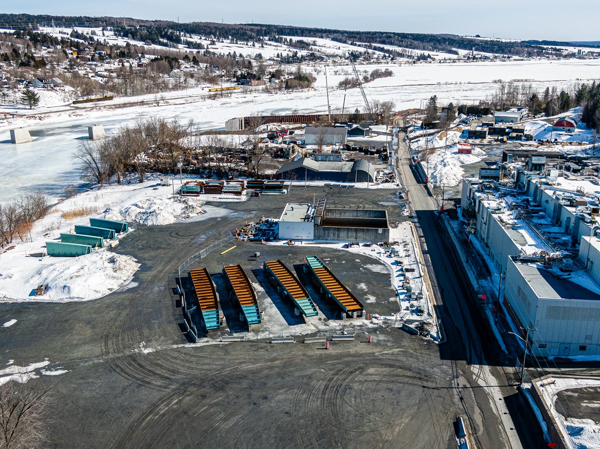 Les piliers du nouveau pont ferroviaire de Vallée-Jonction sont en place