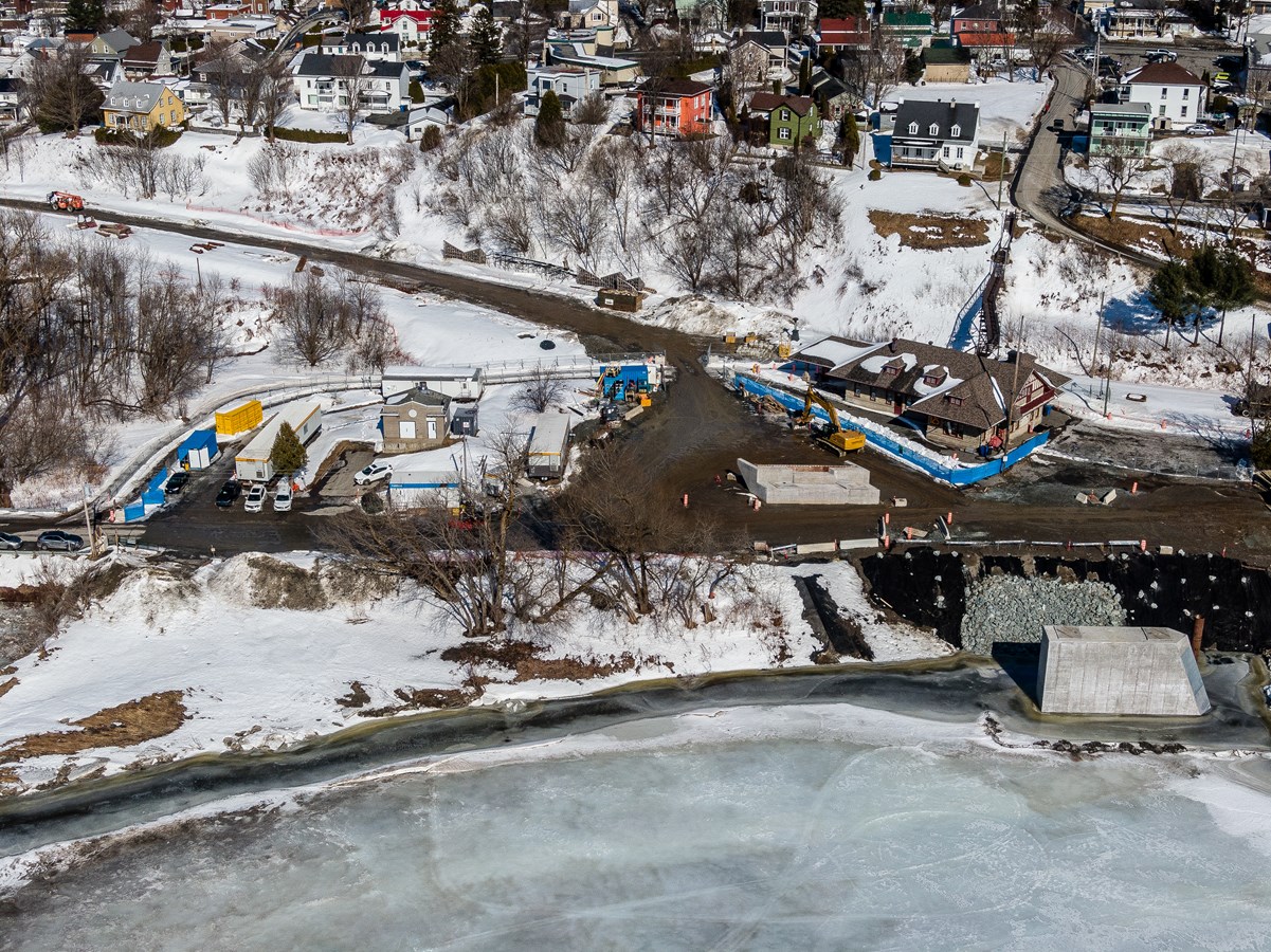 Les piliers du nouveau pont ferroviaire de Vallée-Jonction sont en place