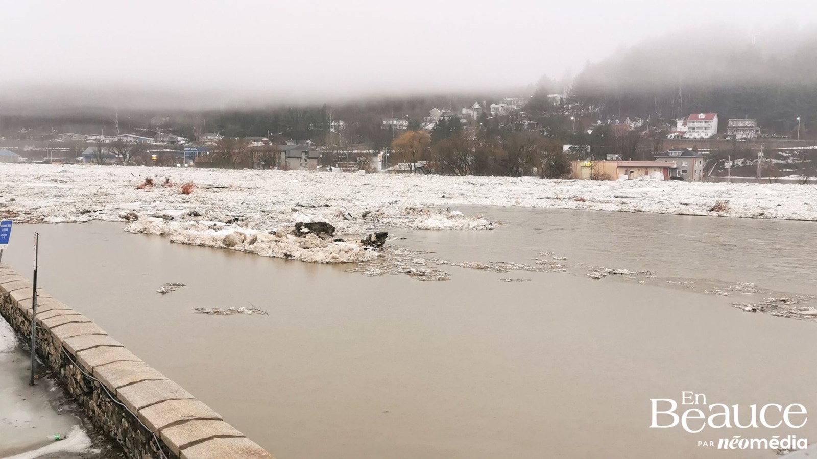 L'embâcle perdure sur la Chaudière à Beauceville