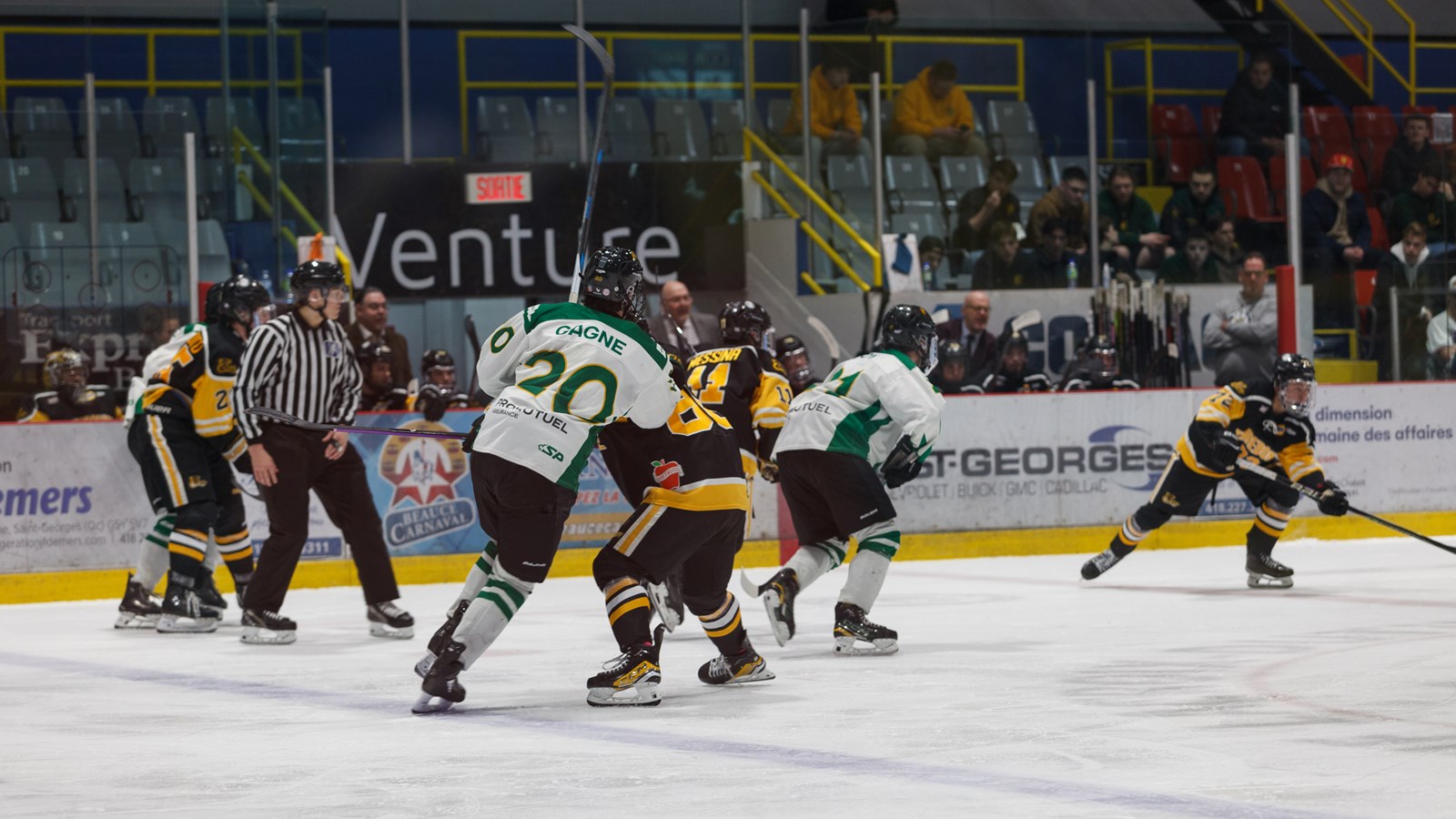 Les Condors trébuchent à domicile pour le match 3 des séries