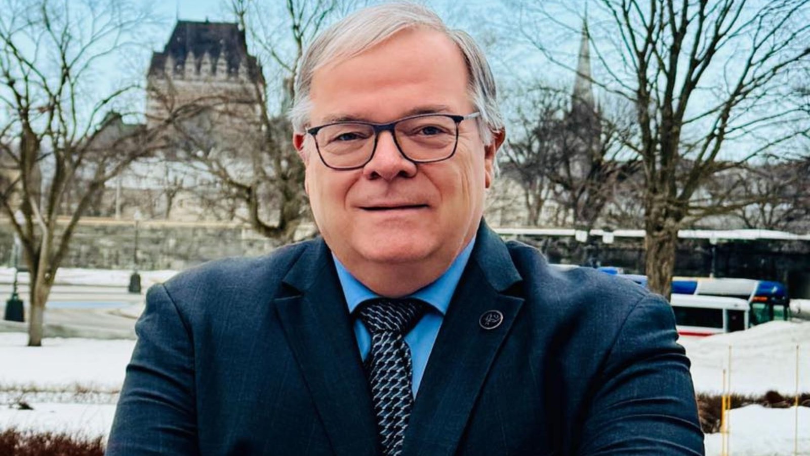 Le député Luc Provençal.