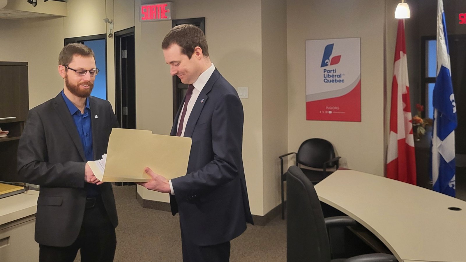 Mario Cyr a déposé sa candidature officielle pour la chefferie du PLQ.