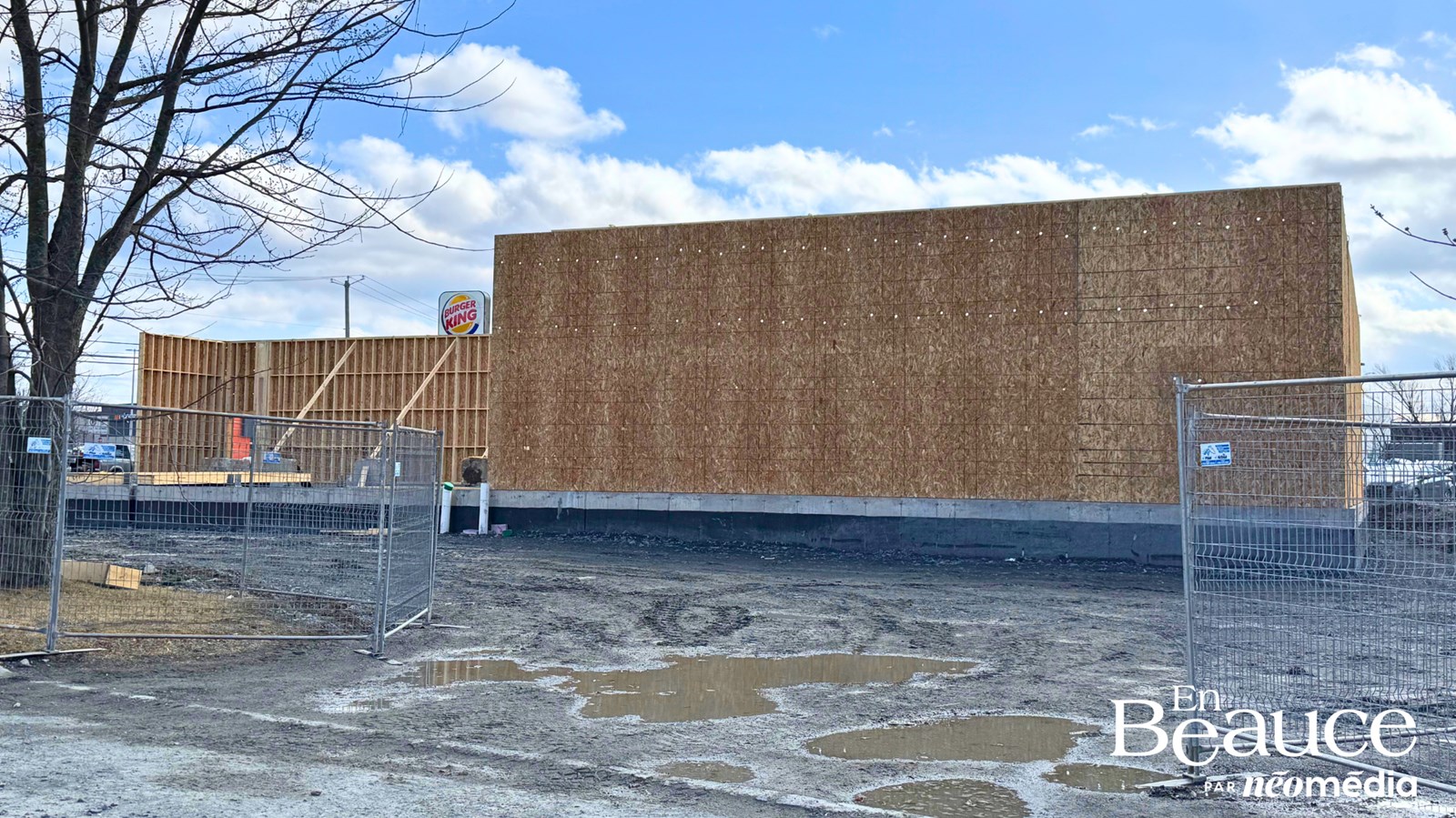 Le nouveau bâtiment qui accueillera le Starbucks