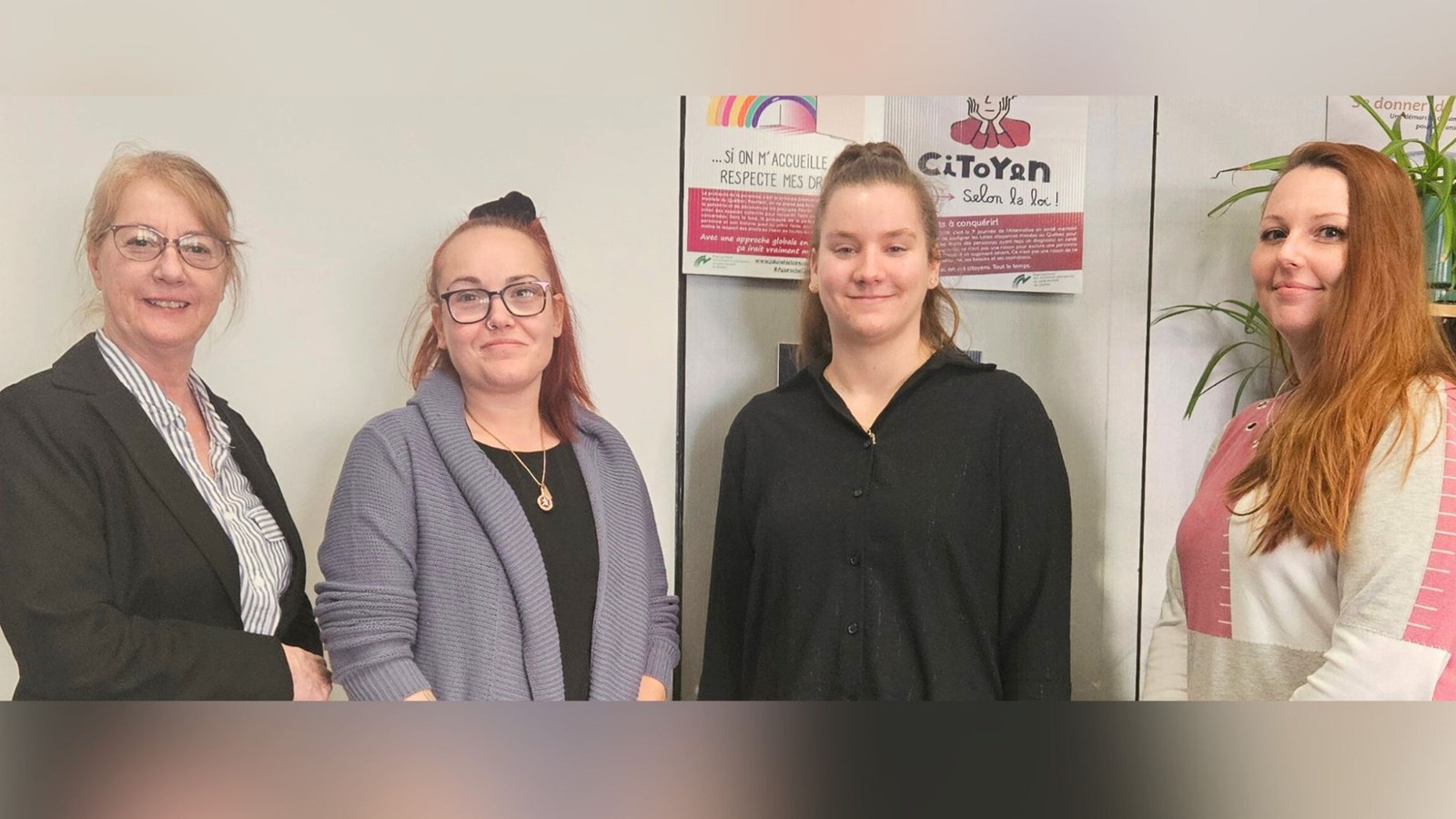 L'équipe de travail du Murmure: Diane Chatigny, directrice intervenante, Cathy Mercier,  intervenante au volet sensibilisation/formation à la communauté, Kim Morin, intervenante à l'entraide et Angelynka Turmel-Lacombe, intervenante au volet intégration socioprofessionnelle.
