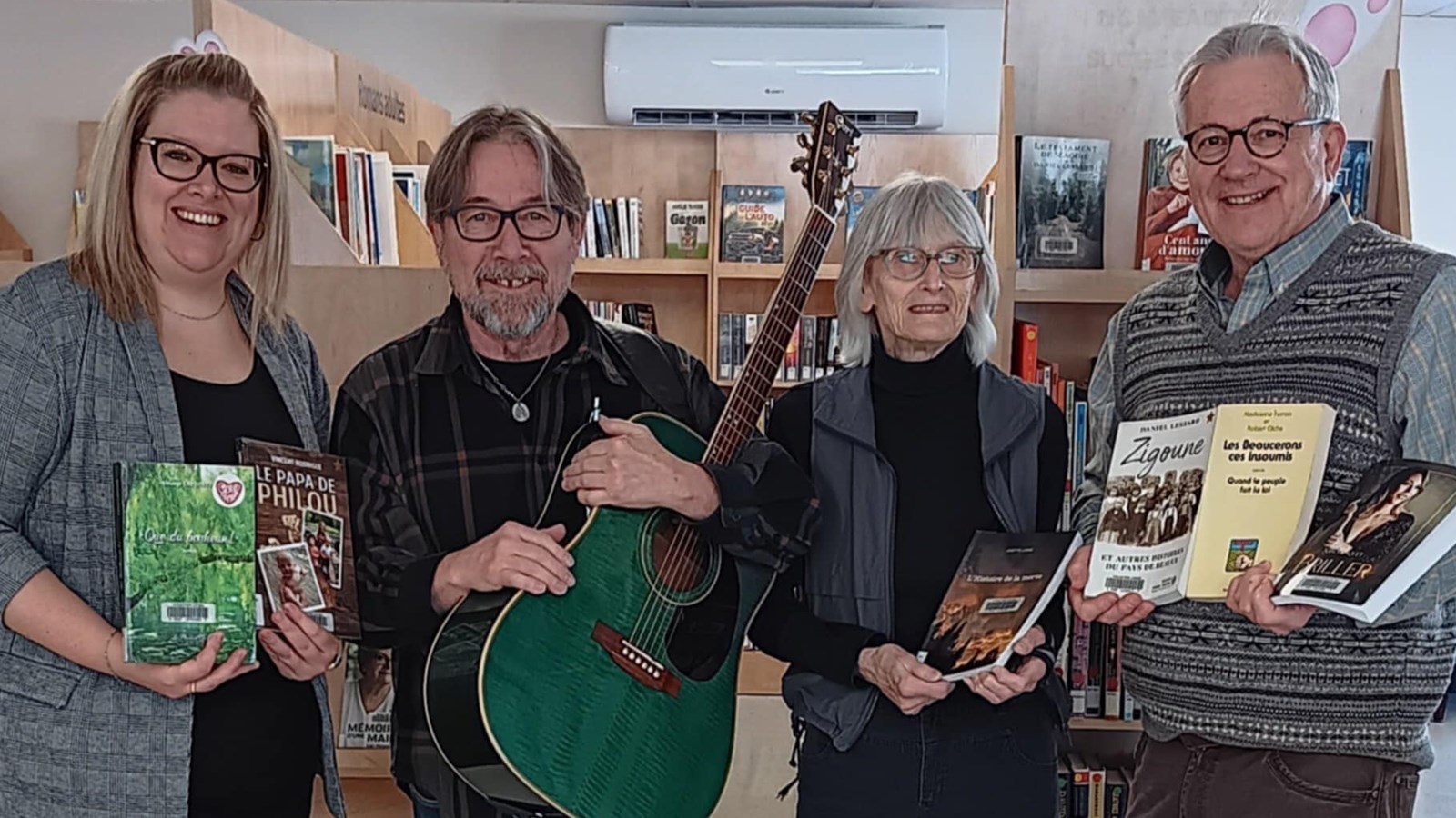 Jessica Barbe, directrice - Michel Roy, auteur-compositeur, Josette Labbé, auteure, Gaétan Mathieu, candidat
