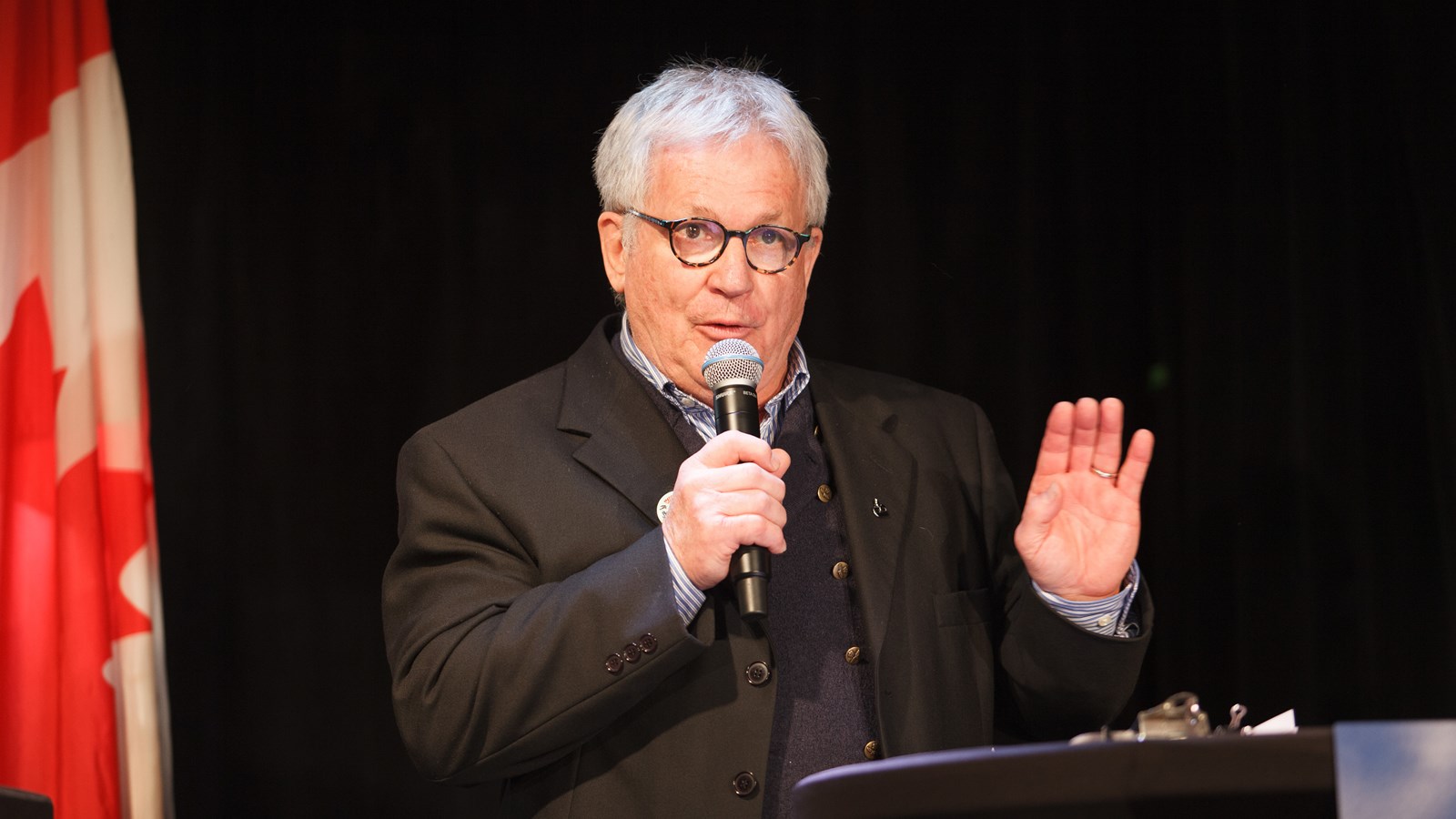 «Élire un candidat du Bloc Québécois, c'est élire un représentant à Ottawa. Et non un représentant d'Ottawa, ici», a déclaré Gaétan Mathieu.