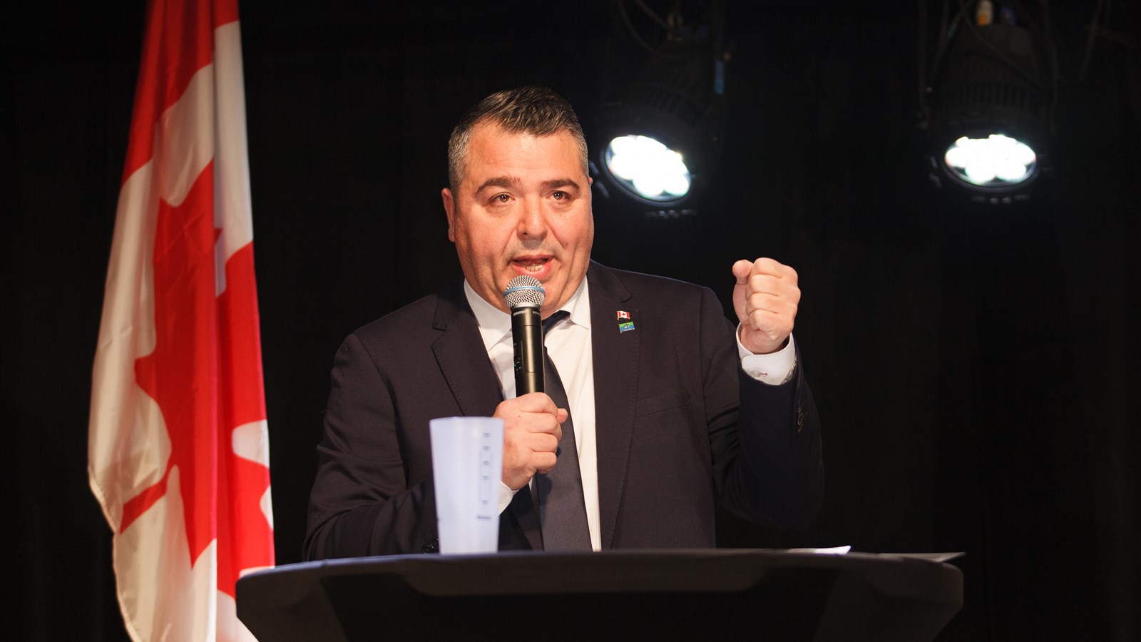 «Je suis votre candidat conservateur pour la Beauce, car le Parti conservateur est le parti de l'économie qui rejoint mes valeurs», a lancé Jason Groleau.