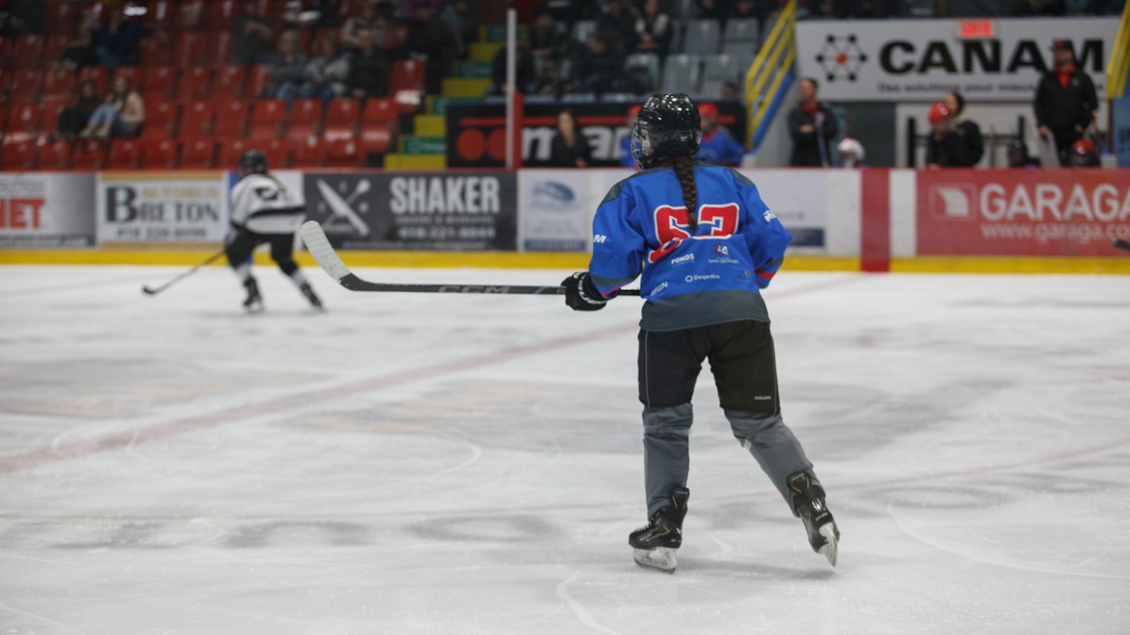 Le Tournoi de hockey féminin de Saint-Georges bat son plein