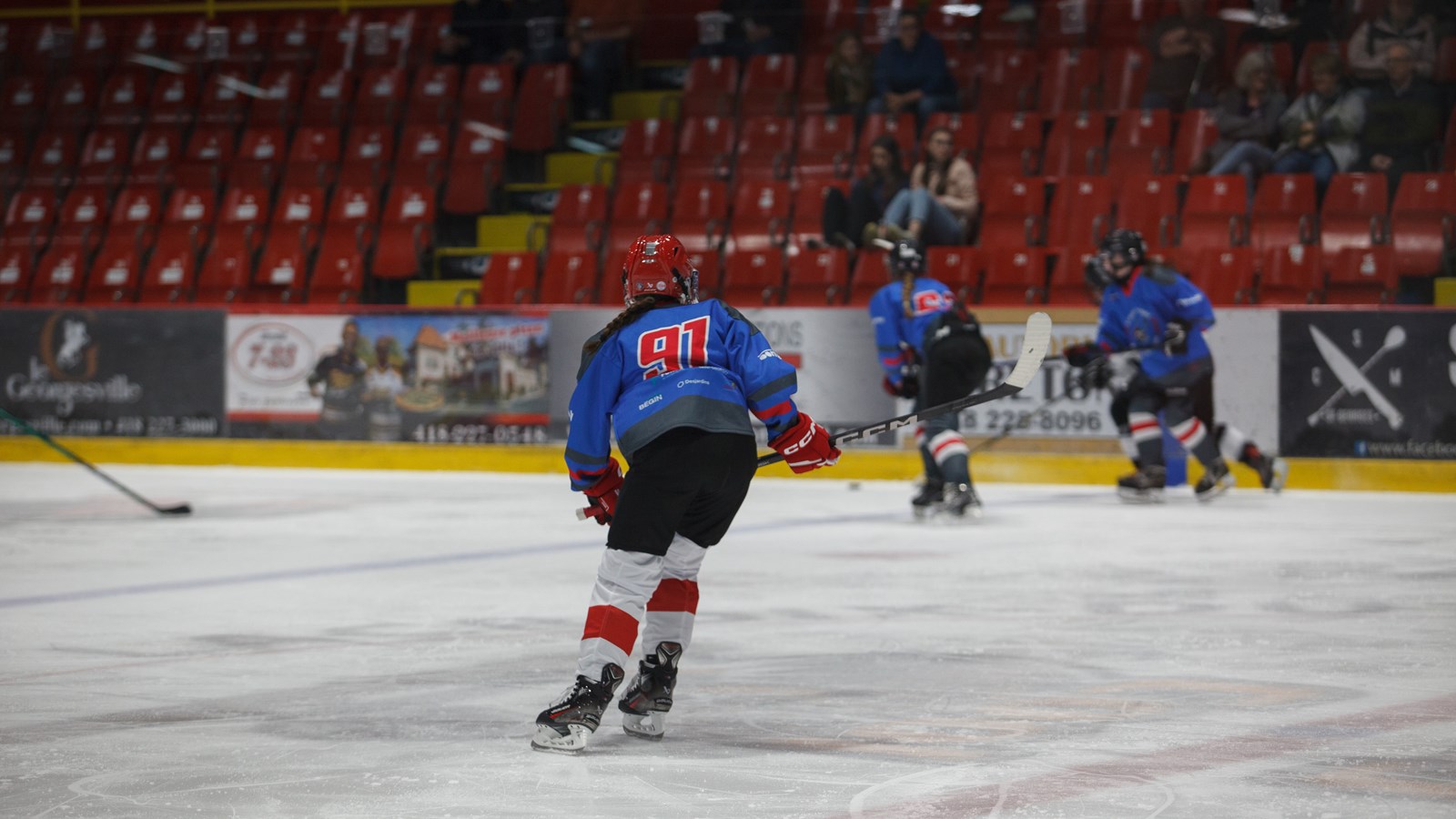 Le Tournoi de hockey féminin de Saint-Georges bat son plein