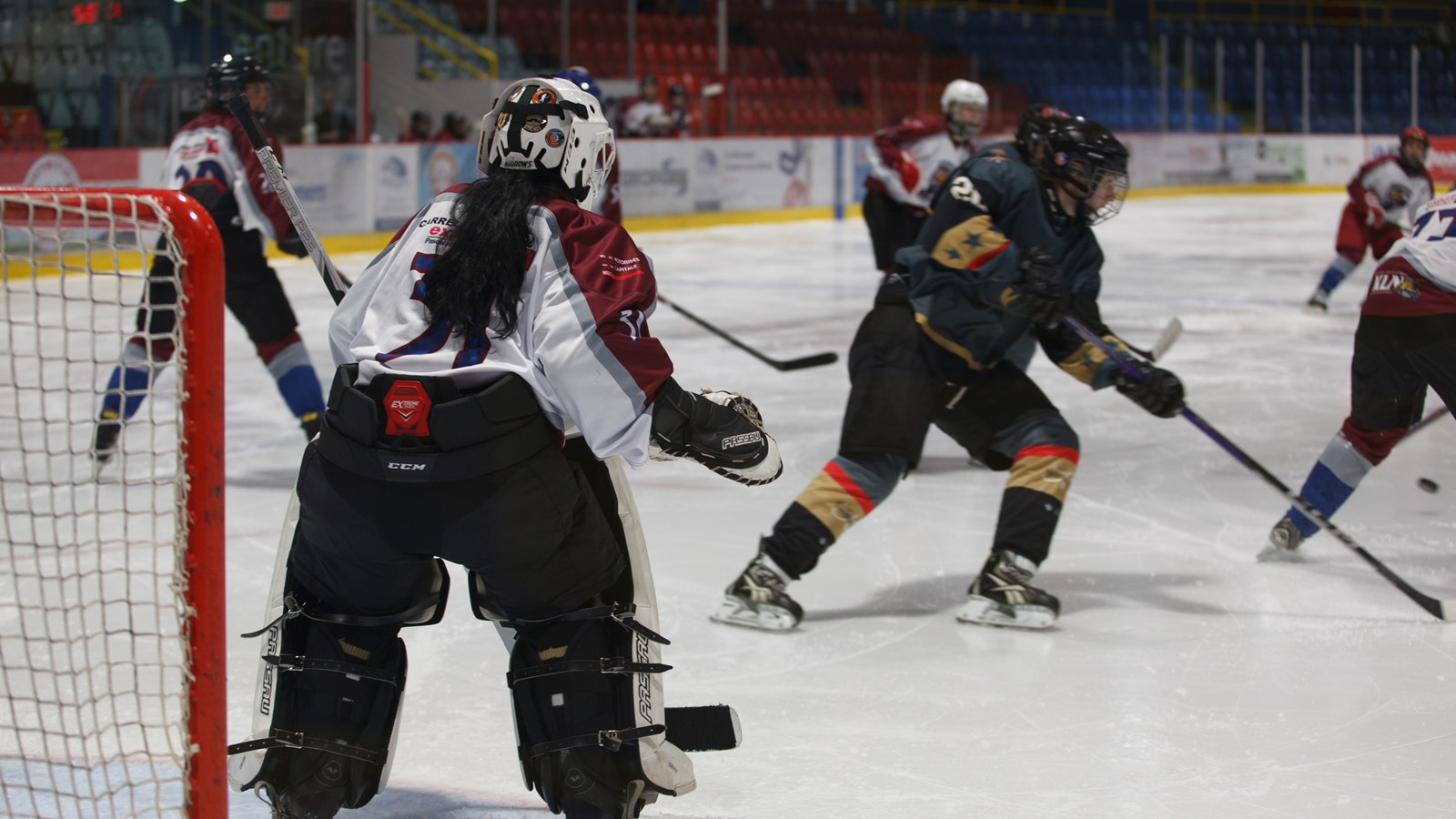 Le Tournoi de hockey féminin de Saint-Georges bat son plein