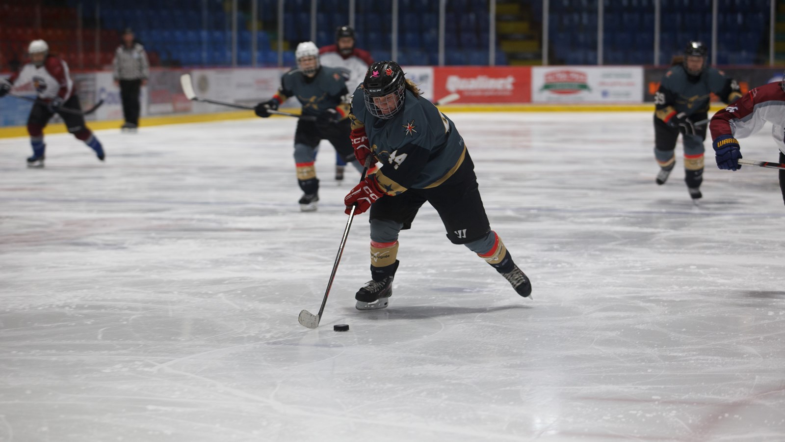 Le Tournoi de hockey féminin de Saint-Georges bat son plein
