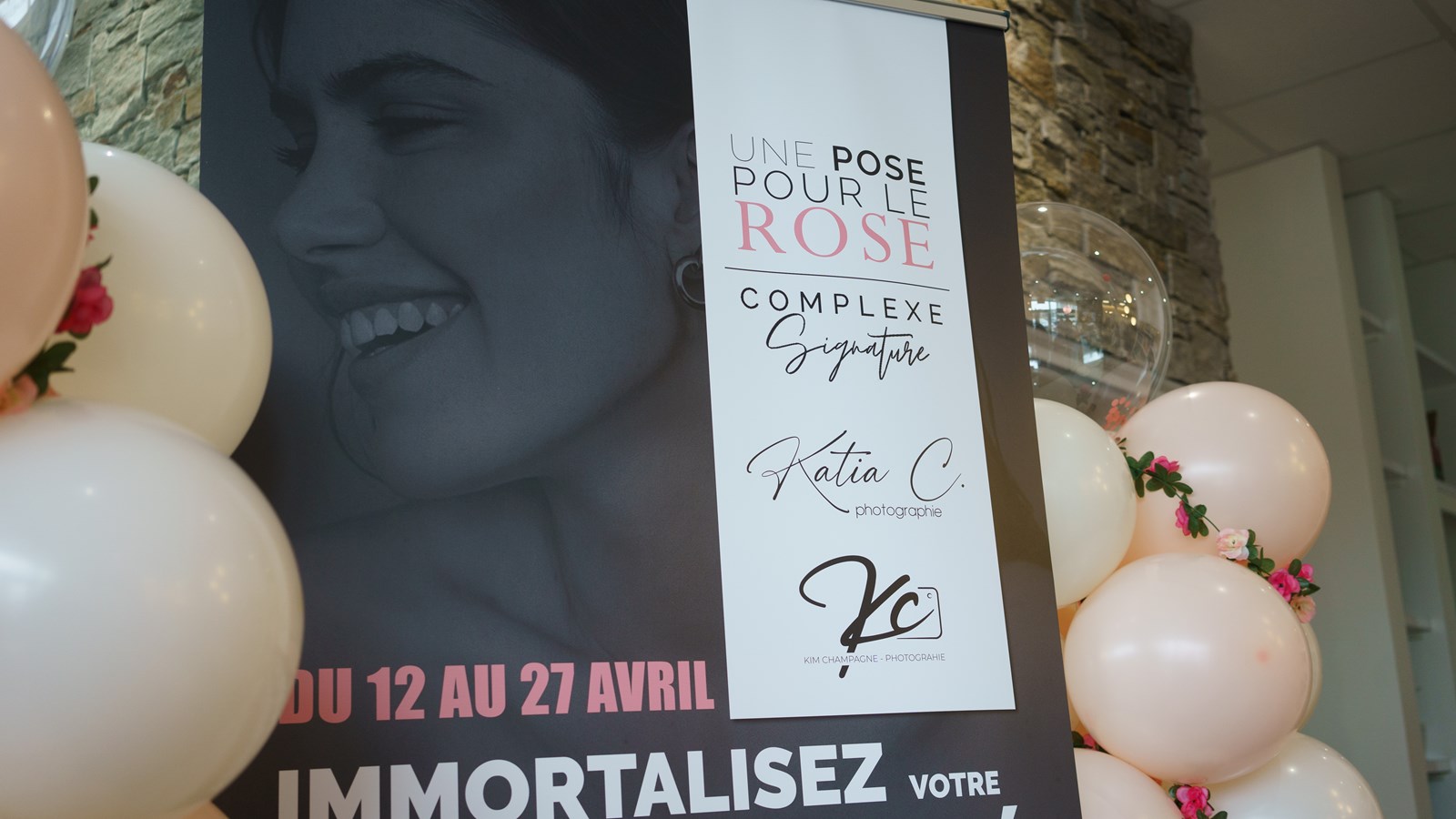 Une pose pour le rose: environ 140 femmes photographiées au Complexe Signature