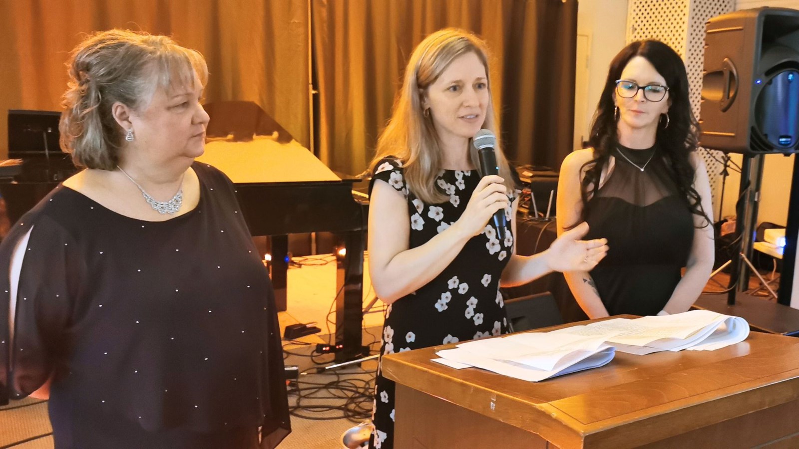 Au centre, la directrice générale de Moisson Beauce, Marie Champagne, est venu rappeler l'importance de soutenir des organismes comme le CAB et le Comptoir régional, qui sont des partenaires directs de la distribution des paniers alimentaires dans la région.