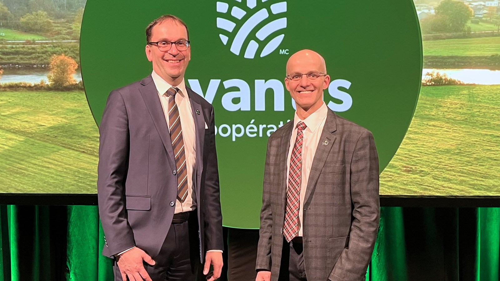 Le chef de la direction, et le président d'Avantis Coopérative, respectivement Michel Delisle et Frédéric Martineau.