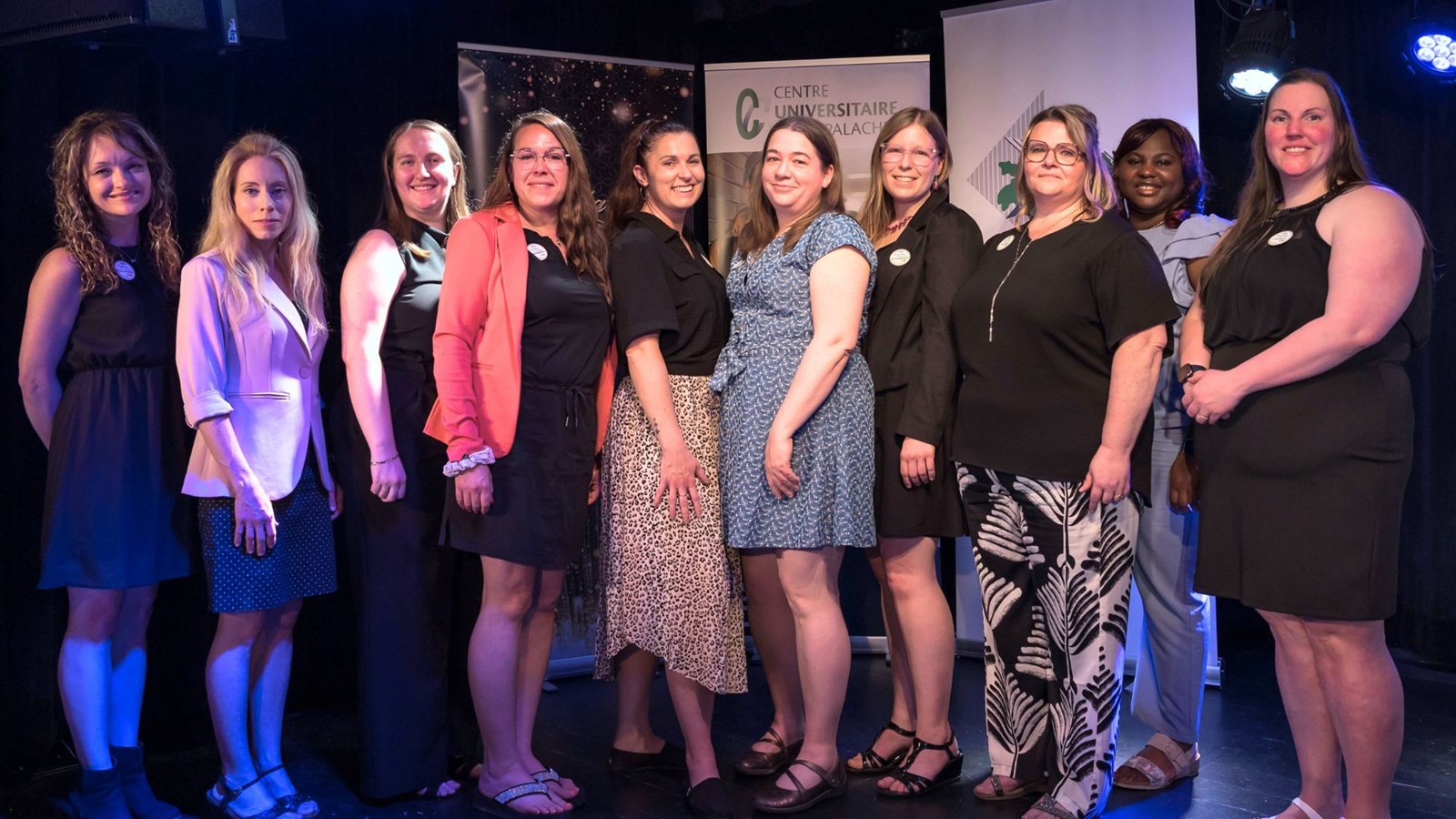 Les boursières: Annick Bizier, Marie-France Simard, Laurence Poulin, Cindy Fortin, Katy Poulin, Cindy Poulin, Marie-France Deblois, Sandy Roy, Rose-Alissandre Colas, Christine Barrette. Absents: Audrey Turgeon et Alexandre Francis.
