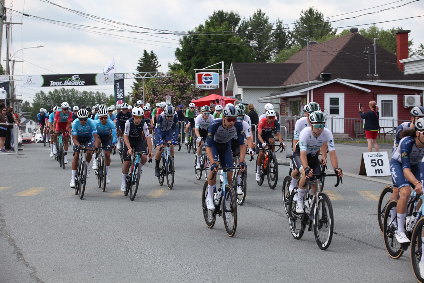 Le Tour de Beauce 2025 prend son départ à Saint-Gédéon
