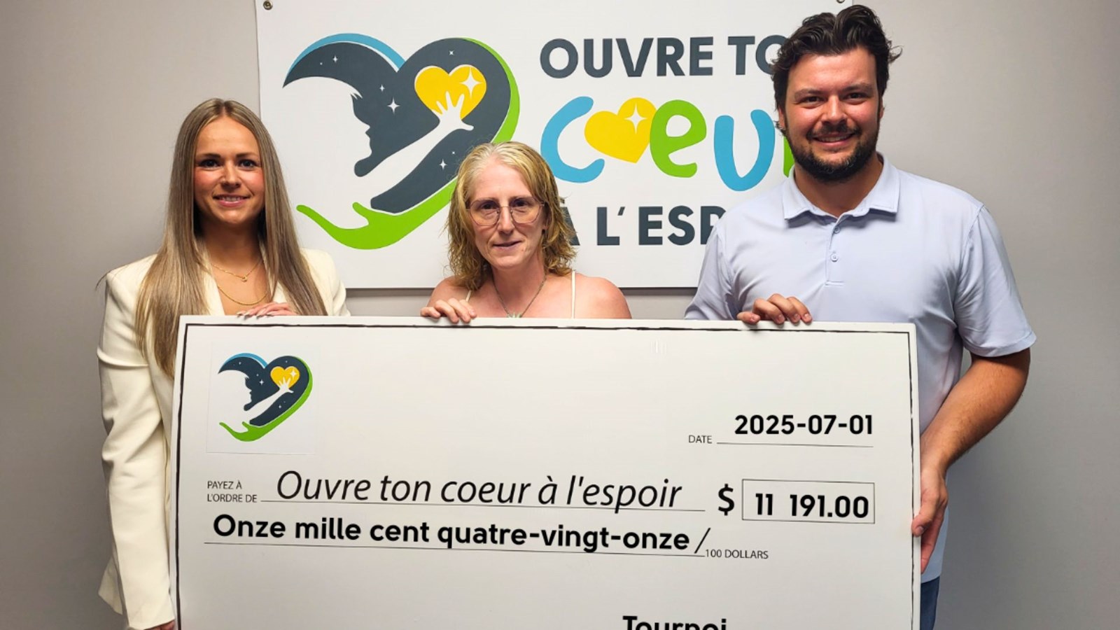 Les organisateurs du tournoi de Dek hockey, Marie-Michèle Giroux, Caroline Audet et Adam Poulin.