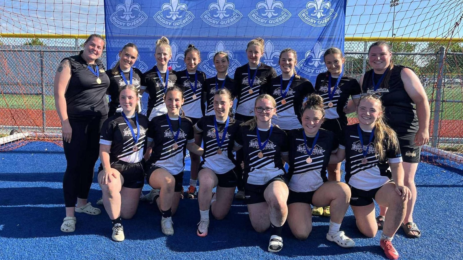 L’équipe féminine U18 qui a remporté la médaille de bronze lors du Tournoi des régions.