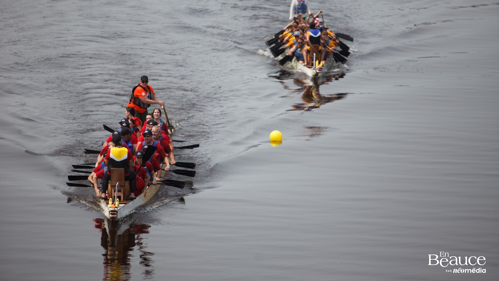La course de bateaux-dragons a réuni 483 rameurs