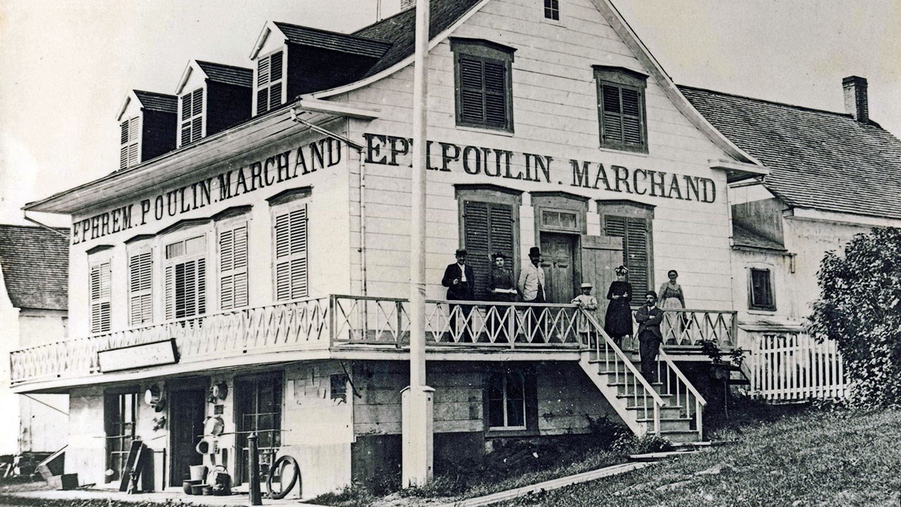 Les magasins d'autrefois du marchand Ephrem Poulin