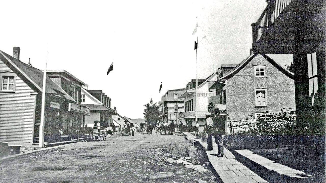 Les magasins d'autrefois du marchand Ephrem Poulin