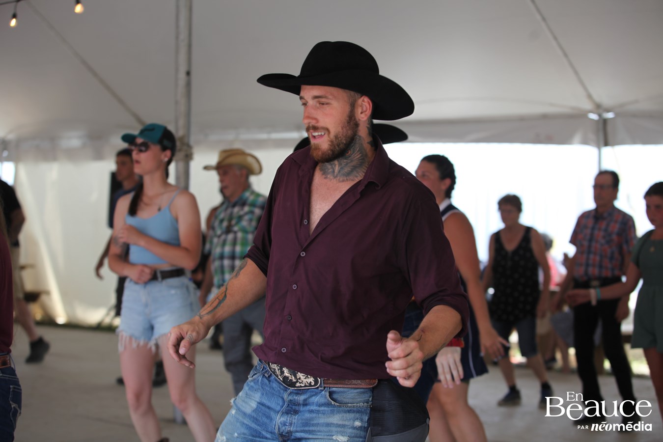 Bûcherons et chevaux font vibrer les Festivités Western de Saint-Victor