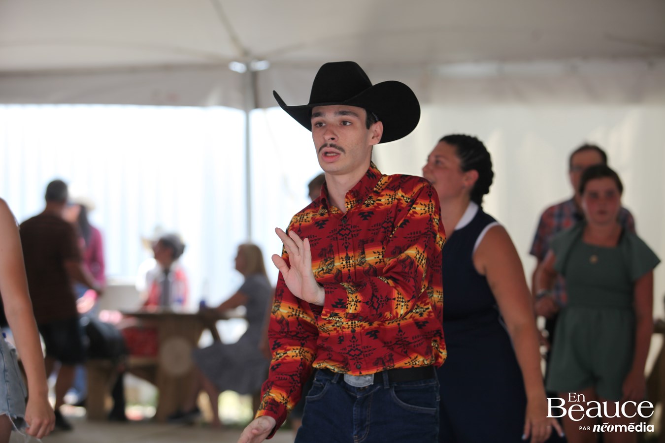 Bûcherons et chevaux font vibrer les Festivités Western de Saint-Victor