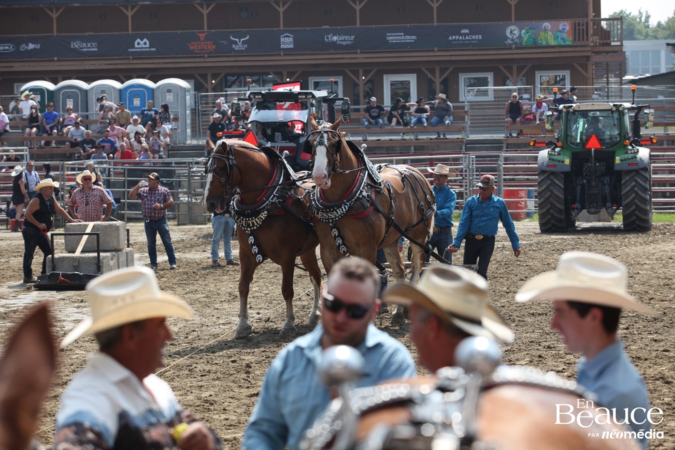 Bûcherons et chevaux font vibrer les Festivités Western de Saint-Victor