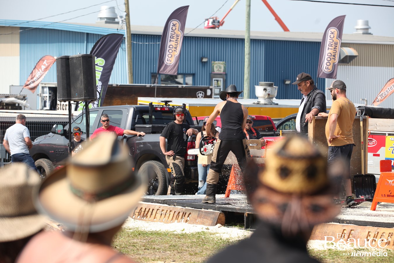 Bûcherons et chevaux font vibrer les Festivités Western de Saint-Victor