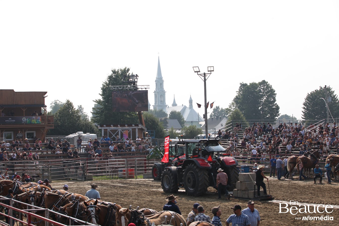 Bûcherons et chevaux font vibrer les Festivités Western de Saint-Victor
