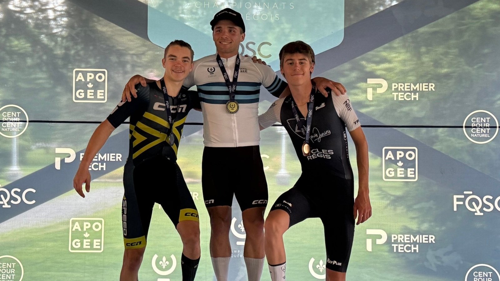 David Drouin (au centre) est le nouveau champion québécois