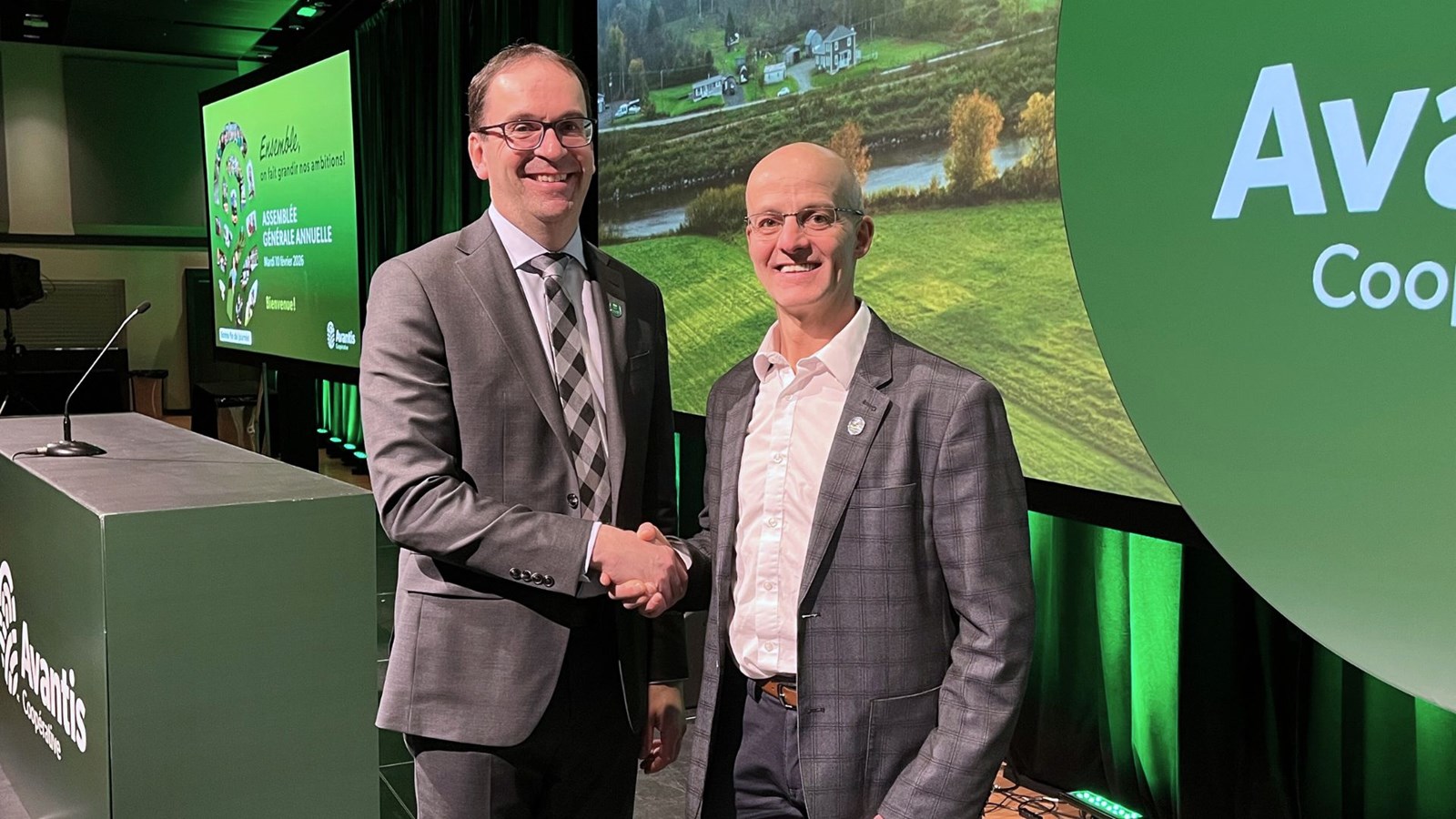 Michel Delisle et Frédéric Martineau, respectivement chef de la direction et président d'Avantis Coopérative.