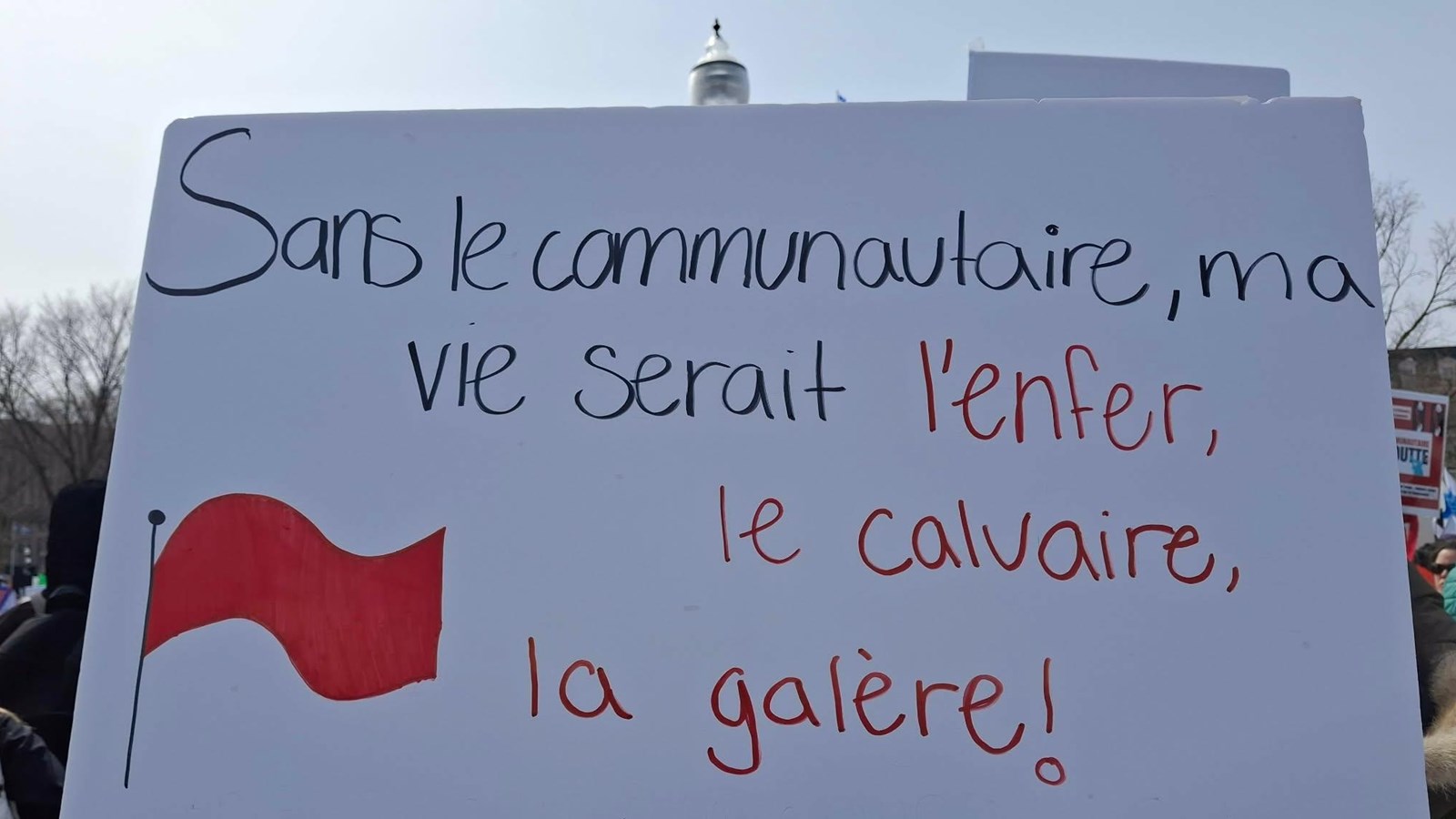 Le Communautaire à boutte manifeste à Québec