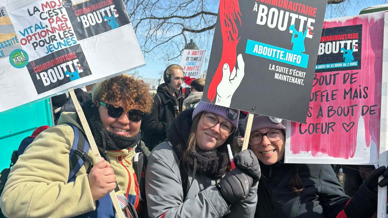 Le Communautaire à boutte manifeste à Québec