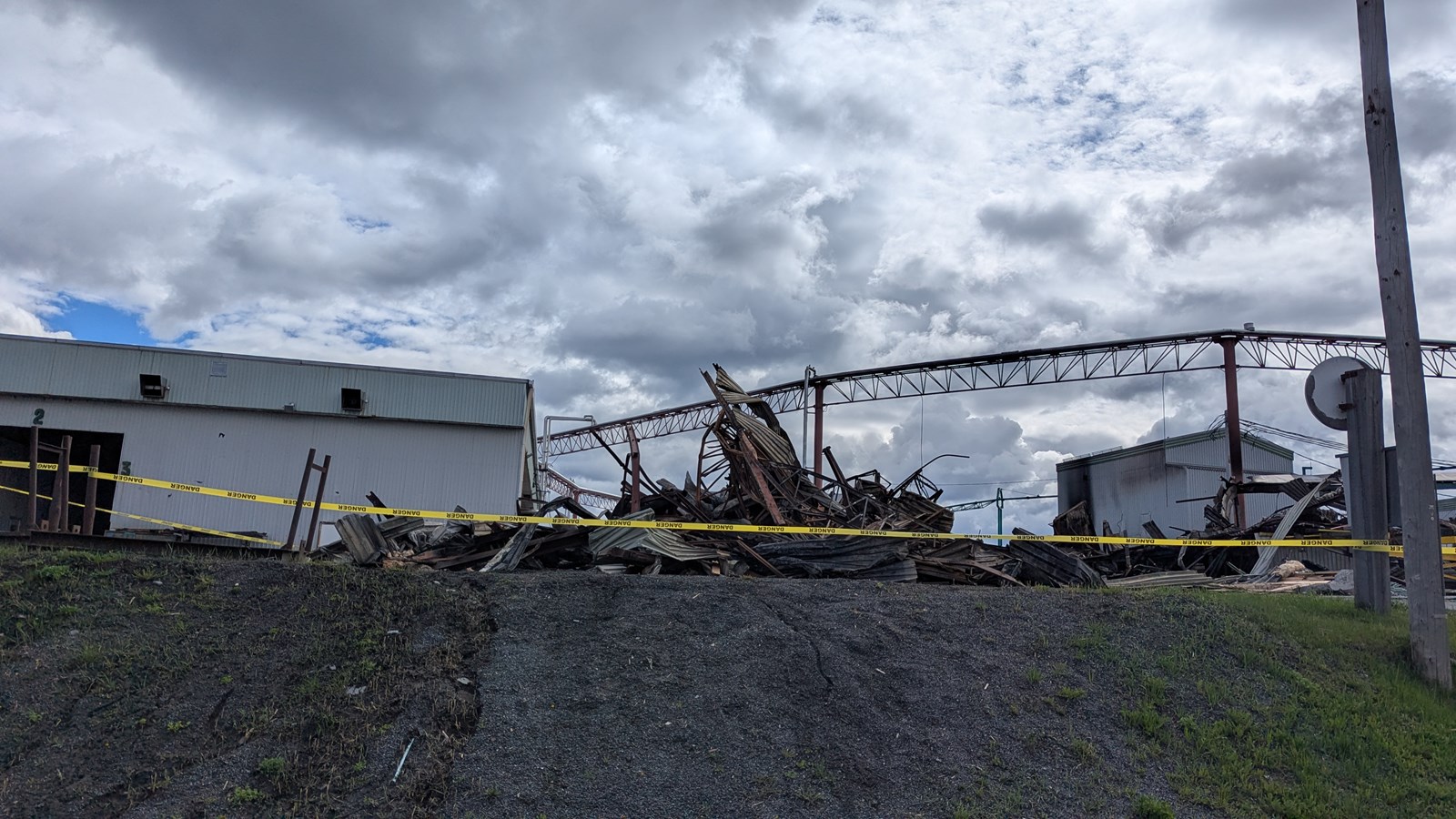 Incendie à Saint-Côme-Linière: seul un bâtiment d'entreposage a été touché