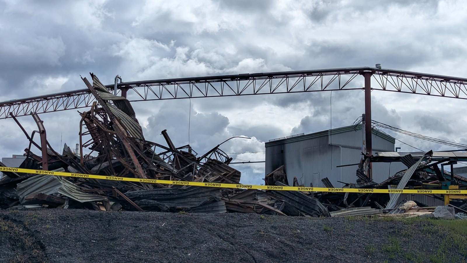 Incendie à Saint-Côme-Linière: seul un bâtiment d'entreposage a été touché