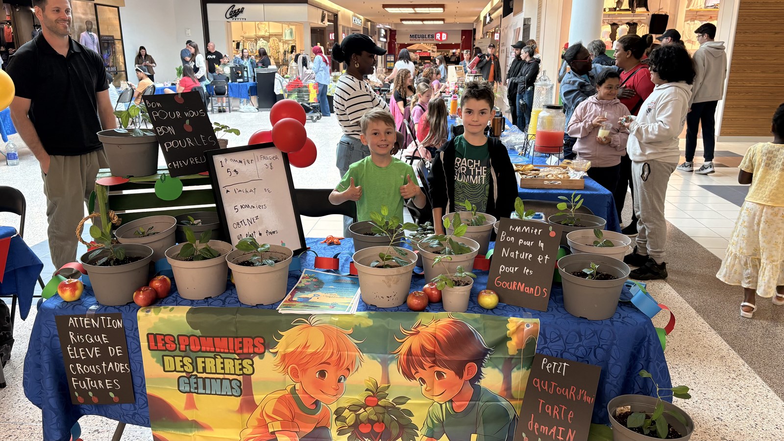 Des jeunes motivés au Grand marché des petits entrepreneurs
