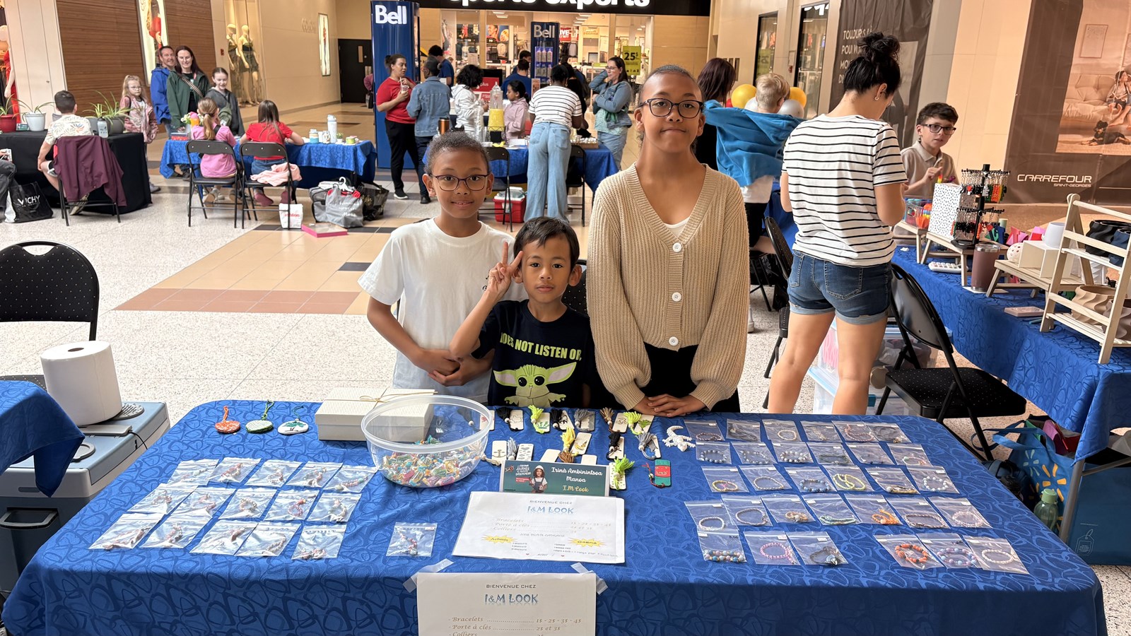 Des jeunes motivés au Grand marché des petits entrepreneurs