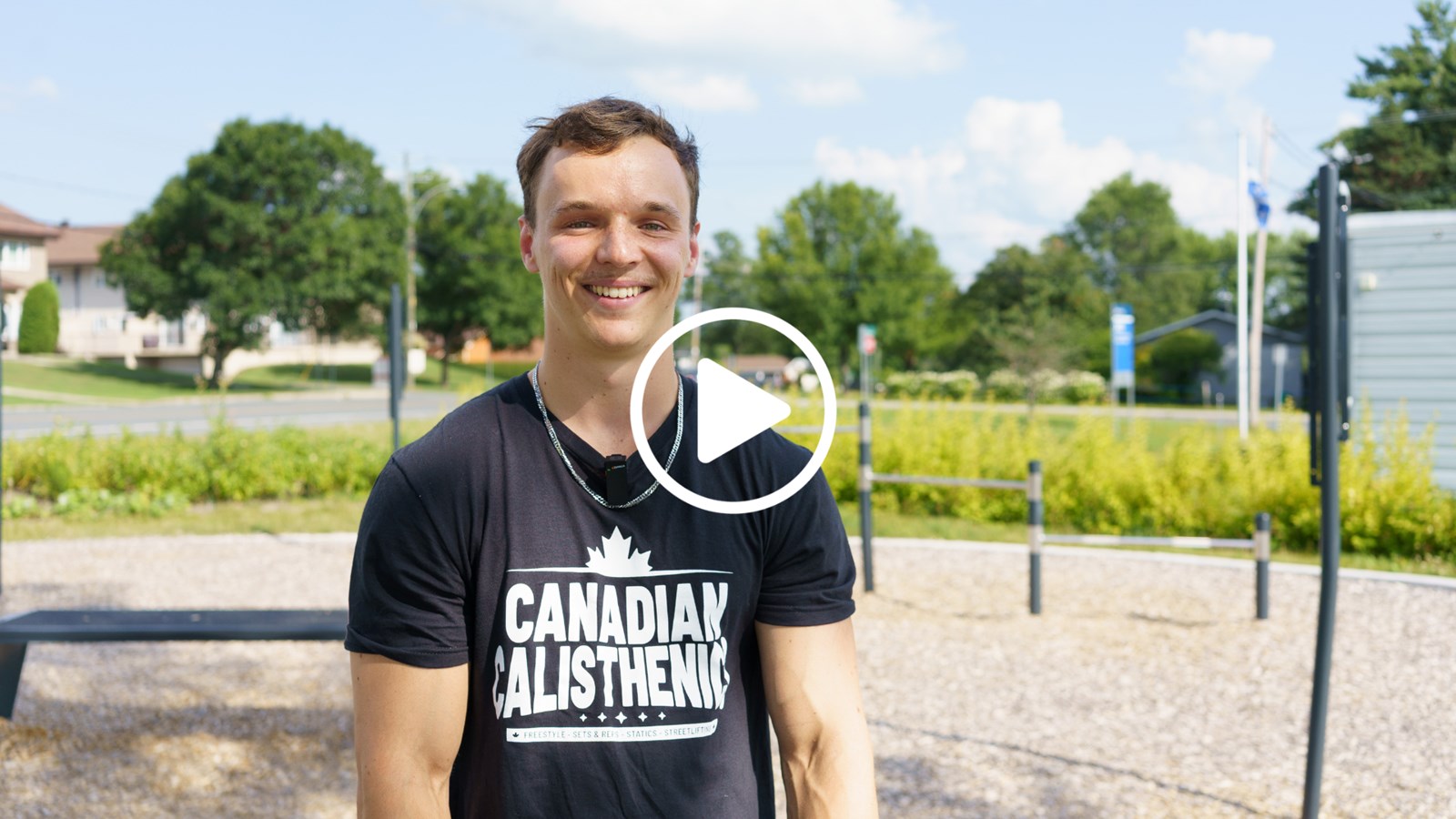 Frédéric-Alexandre Caouette représentera le Canada aux mondiaux de Callisthénie