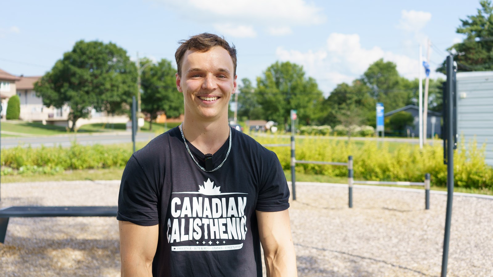 Frédéric-Alexandre Caouette représentera le Canada aux mondiaux de Callisthénie