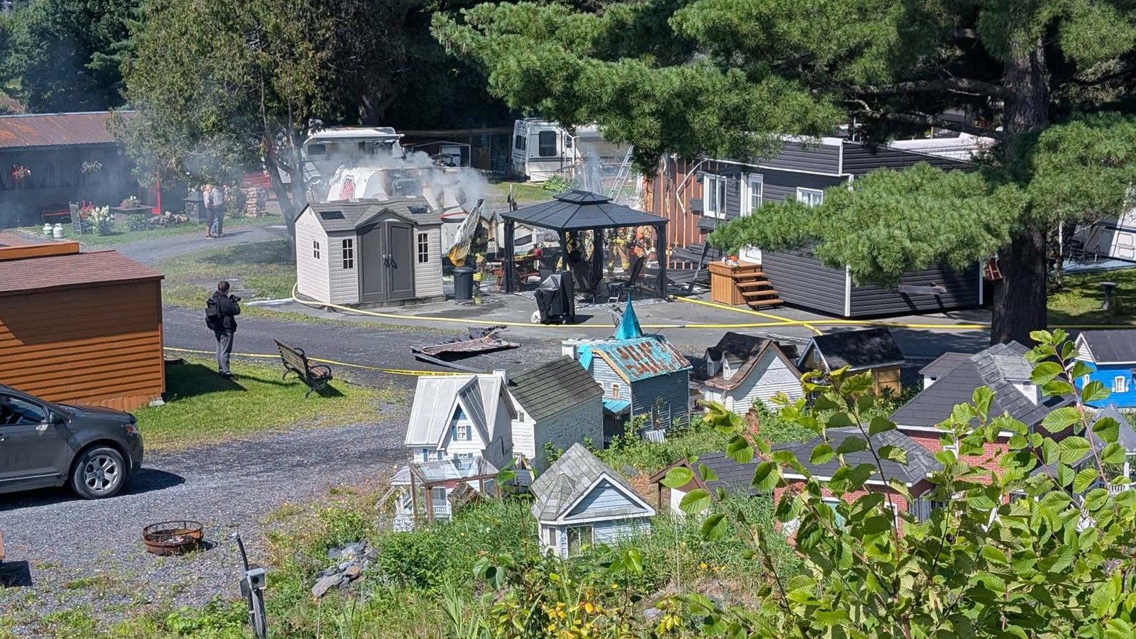 Une roulotte entièrement brûlée au Camping Domaine de la Rivière