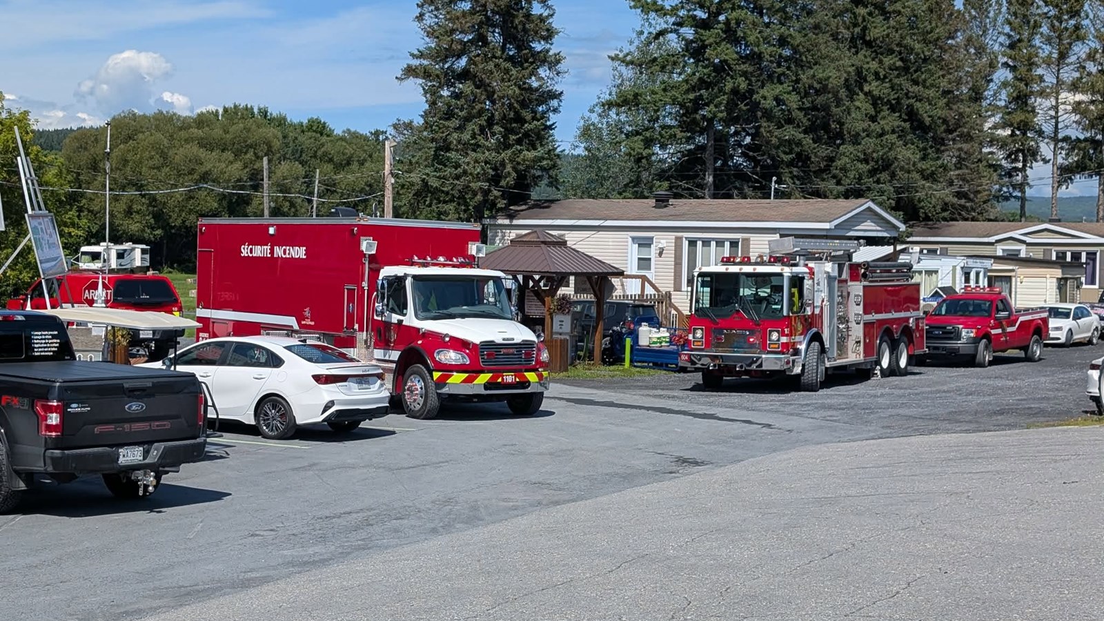 Une roulotte entièrement brûlée au Camping Domaine de la Rivière